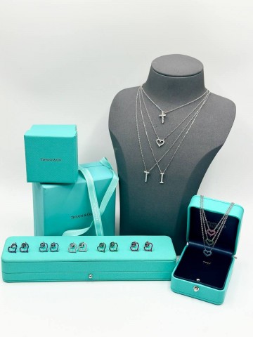 Кулон Tiffany & Co. буквы
