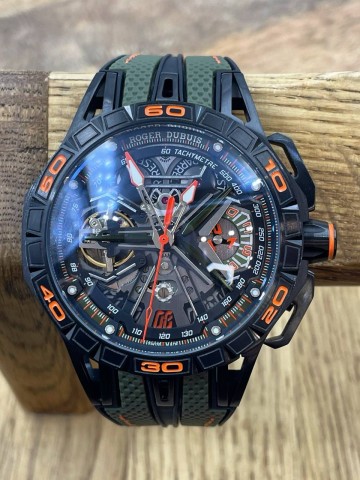 Часы Roger Dubuis