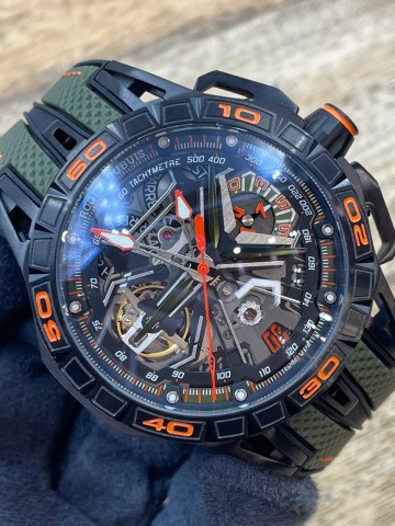Часы Roger Dubuis