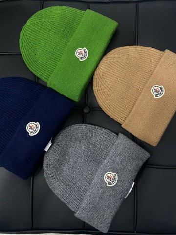 Шапка Moncler