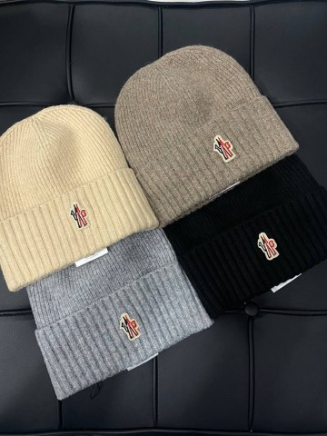 Шапка Moncler