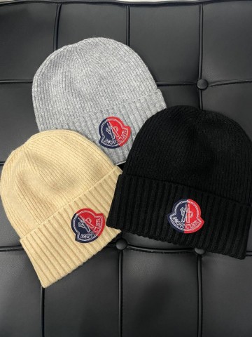 Шапка Moncler