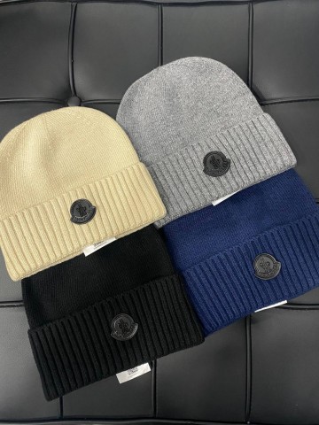 Шапка Moncler