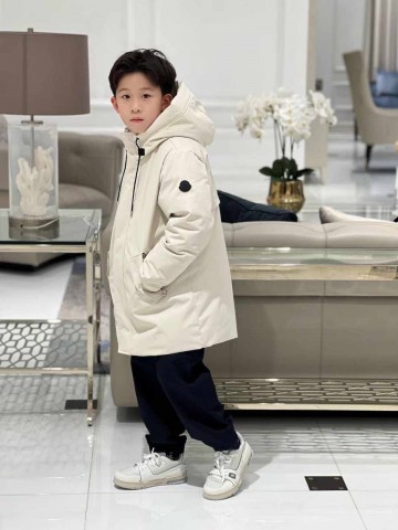 Пуховик Moncler