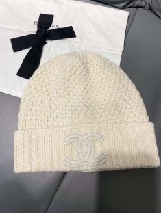 Шапка CHANEL