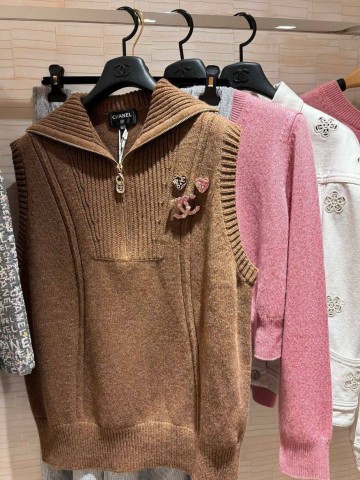Жилет CHANEL
