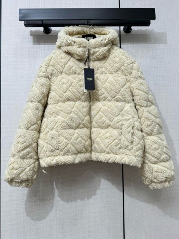 Пуховик Fendi