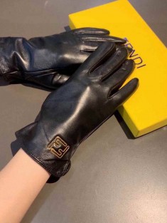 Перчатки Fendi