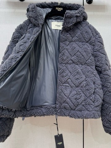 Пуховик Fendi
