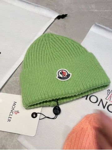 Шапка Moncler