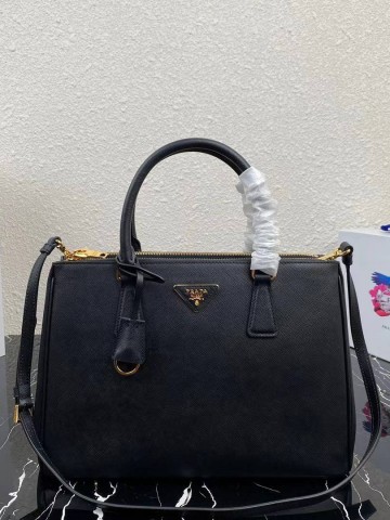 Сумка Prada