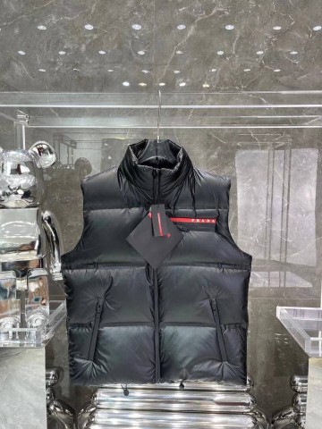 Безрукавка Prada