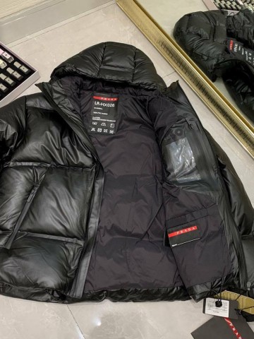 Пуховик Prada