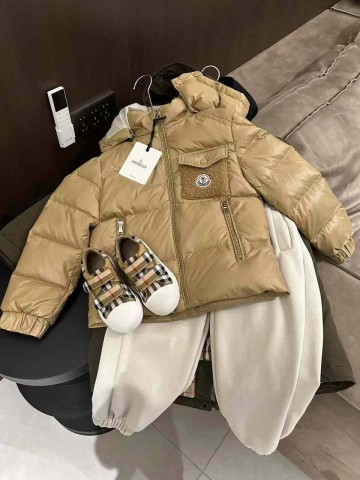 Пуховик Moncler