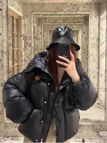 Пуховик Moncler