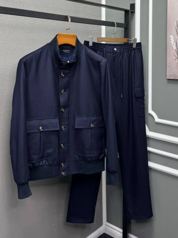 Прогулочный костюм Kiton