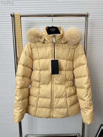 Пуховик Fendi