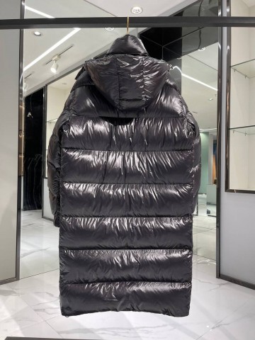 Пуховик Moncler