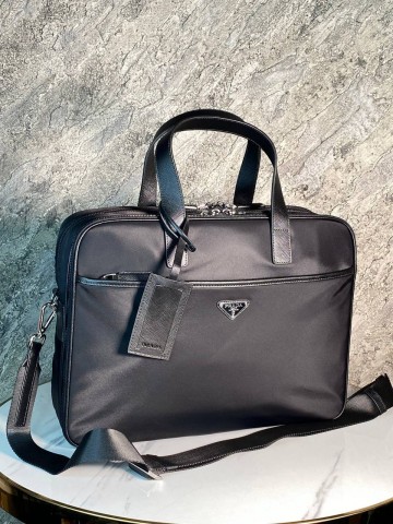 Деловая сумка Prada