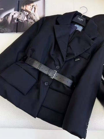 Пуховик Prada