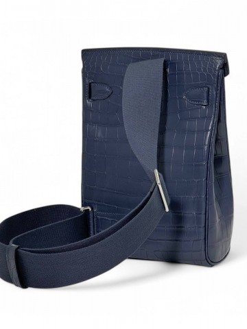 Сумка-слинг Hermes из кожи крокодила