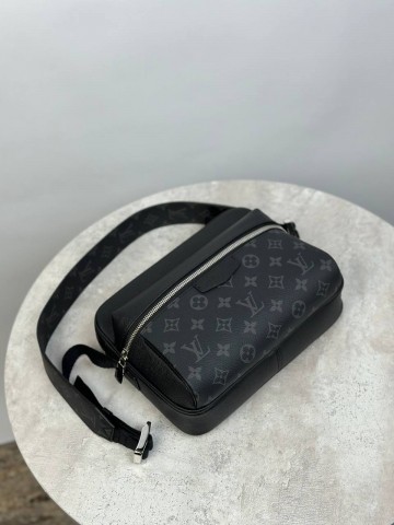 Сумка-мессенджер Louis Vuitton