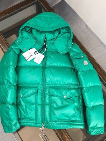Пуховик Moncler