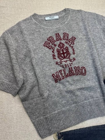 Кофта Prada