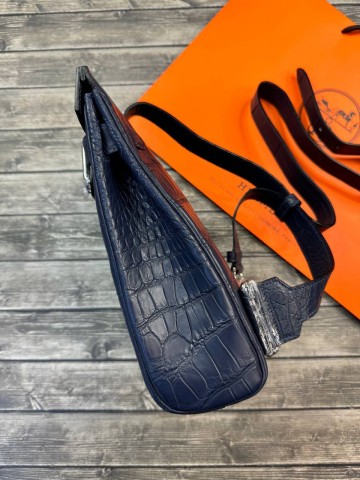 Сумка-слинг Hermes из кожи крокодила