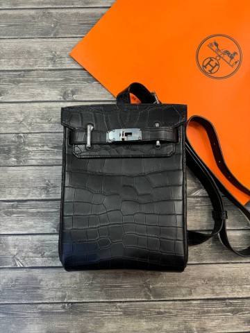 Сумка-слинг Hermes из кожи крокодила