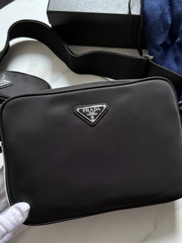 Сумка-мессенджер Prada