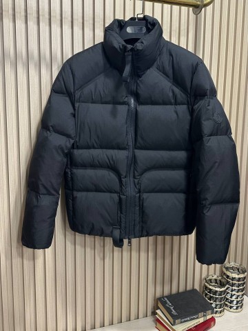 Пуховик Moncler