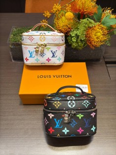 Косметичка Louis Vuitton