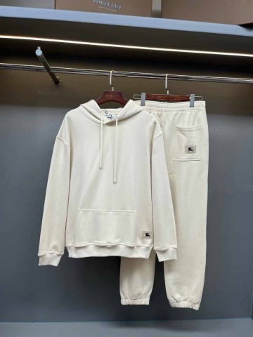 Костюм Burberry