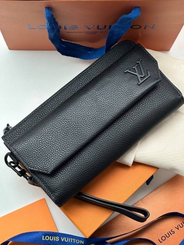 Клатч Louis Vuitton