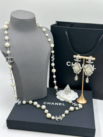 Бусы CHANEL