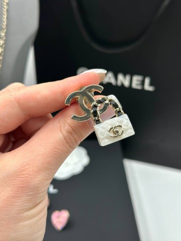 Брошь CHANEL