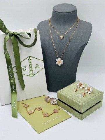 Кулон Van Cleef & Arpels круг