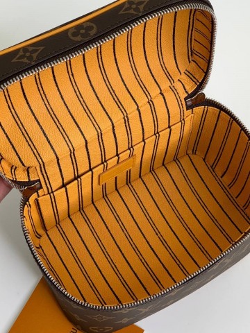 Косметичка Louis Vuitton