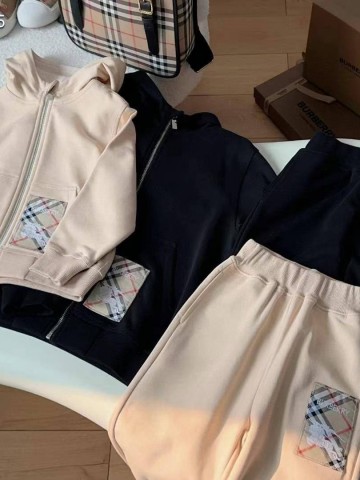 Костюм Burberry