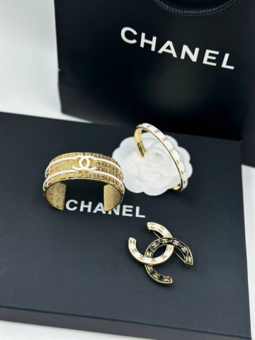 Брошь CHANEL