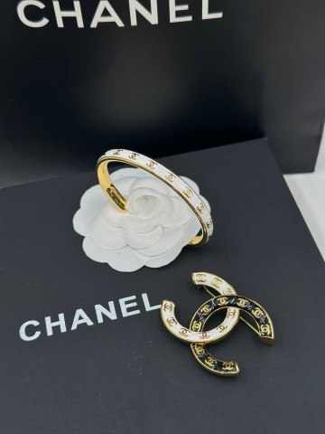 Брошь CHANEL