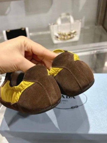 Кроссовки Prada