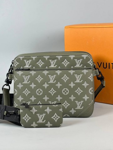 Сумка-мессенджер Louis Vuitton