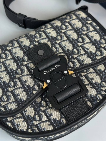 Сумка-мессенджер Christian Dior