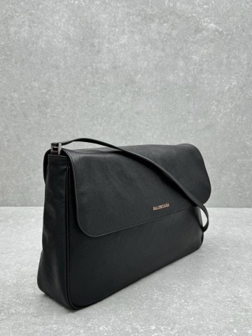 Сумка-мессенджер Balenciaga