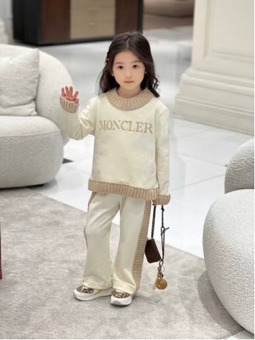 Костюм Moncler