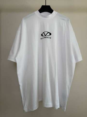 Футболка Vetements