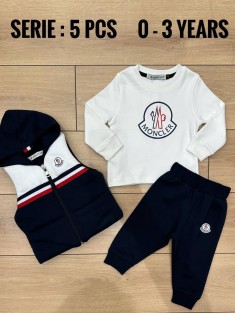 Костюм Moncler