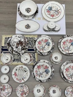Столовый сервиз Dior 41 предмет